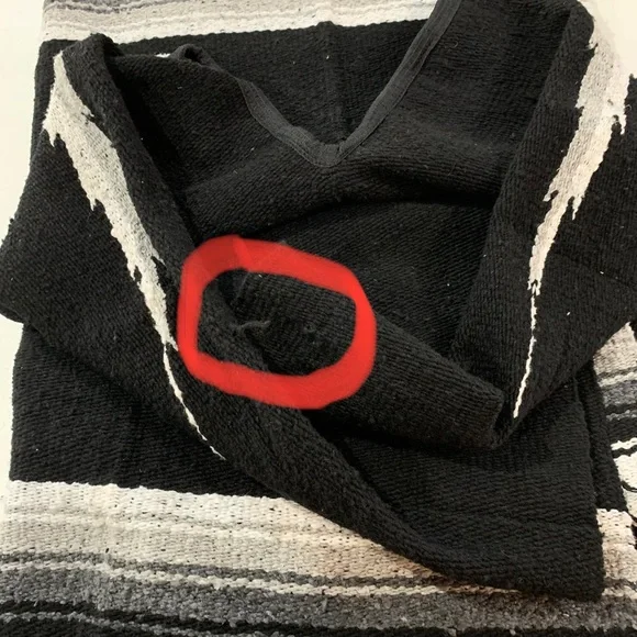 MOLINA PONCHO- Clint Eastwood Style MEASURES 78” X 48” UNFOLD - Picture 9 of 12